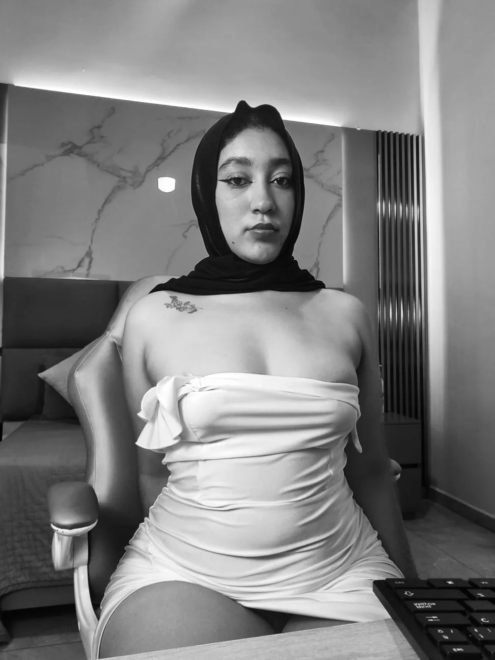 XXX Porn Photo of Nude Leilak_daher 2