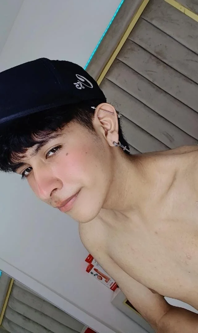 XXX Porn Photo of Nude julian_xx 1