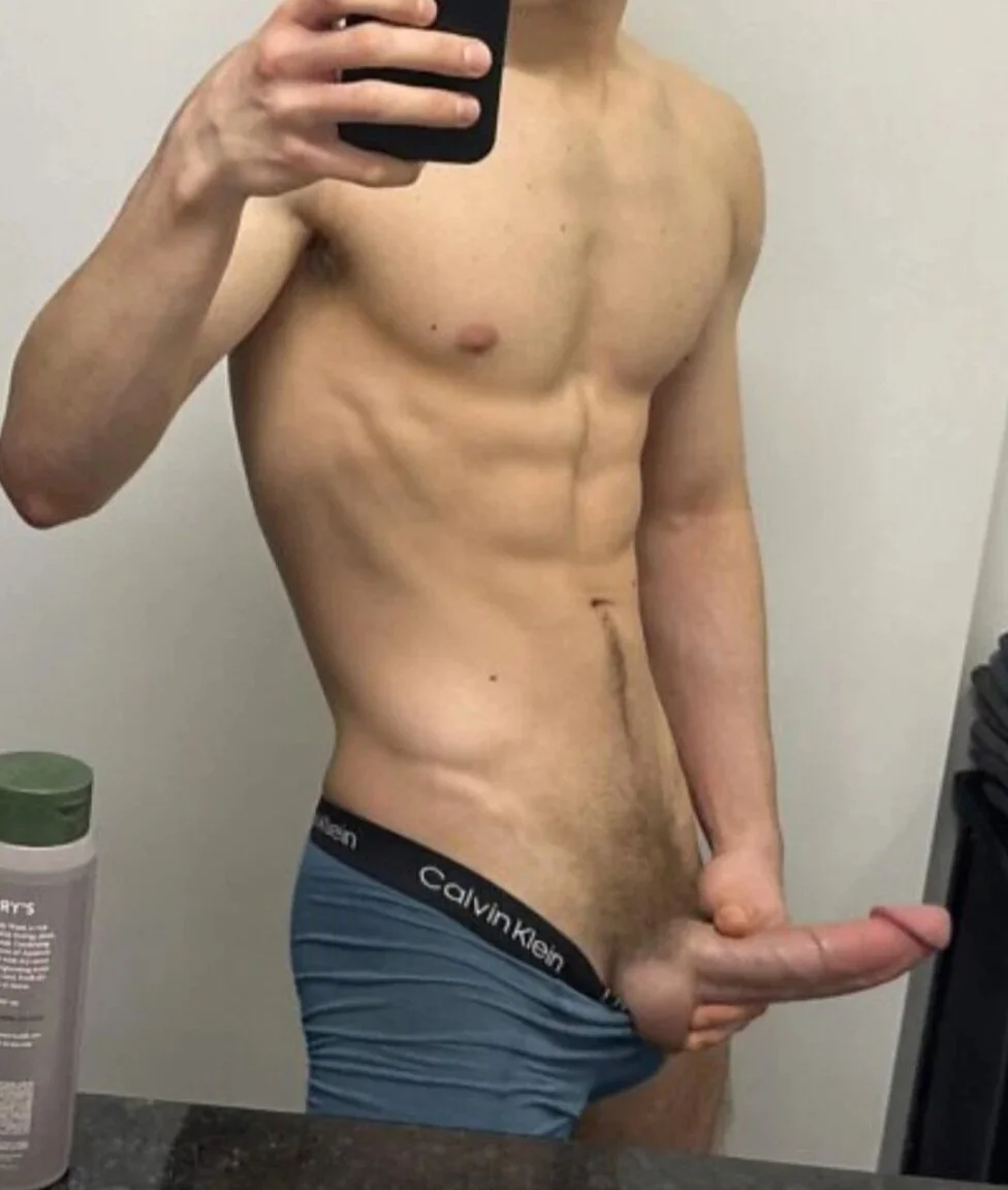 XXX Porn Photo of Nude CrestedNotch 7