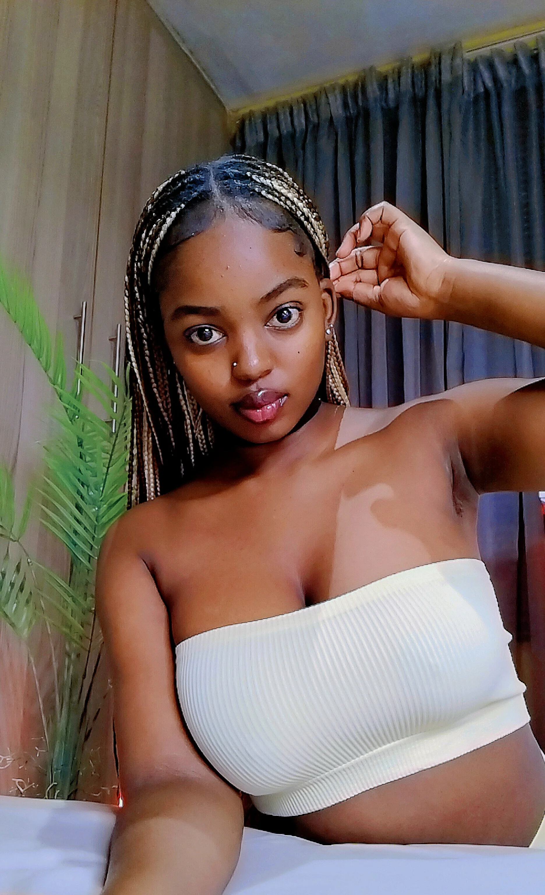 XXX Porn Photo of Nude NawtyLisa 10