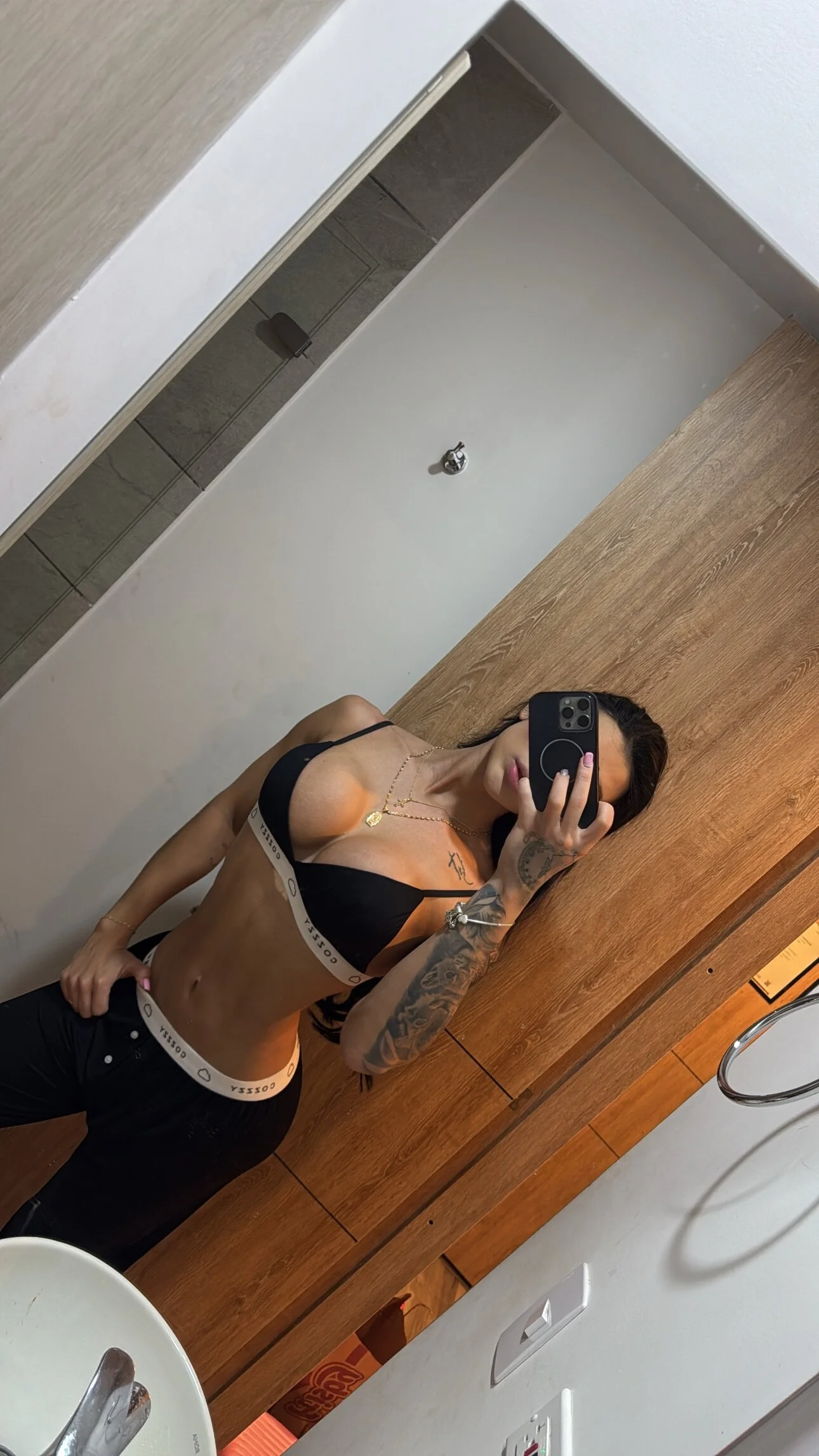 XXX Porn Photo of Nude Helenbronwx 21