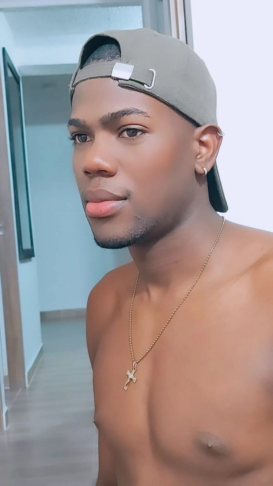 XXX Porn Photo of Nude santi_brown 10