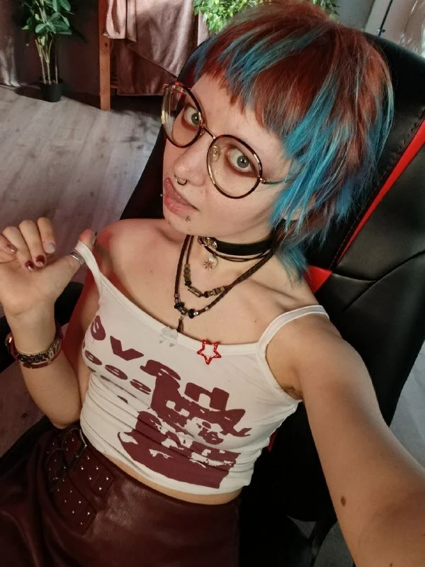 XXX Porn Photo of Nude powderofgun 5