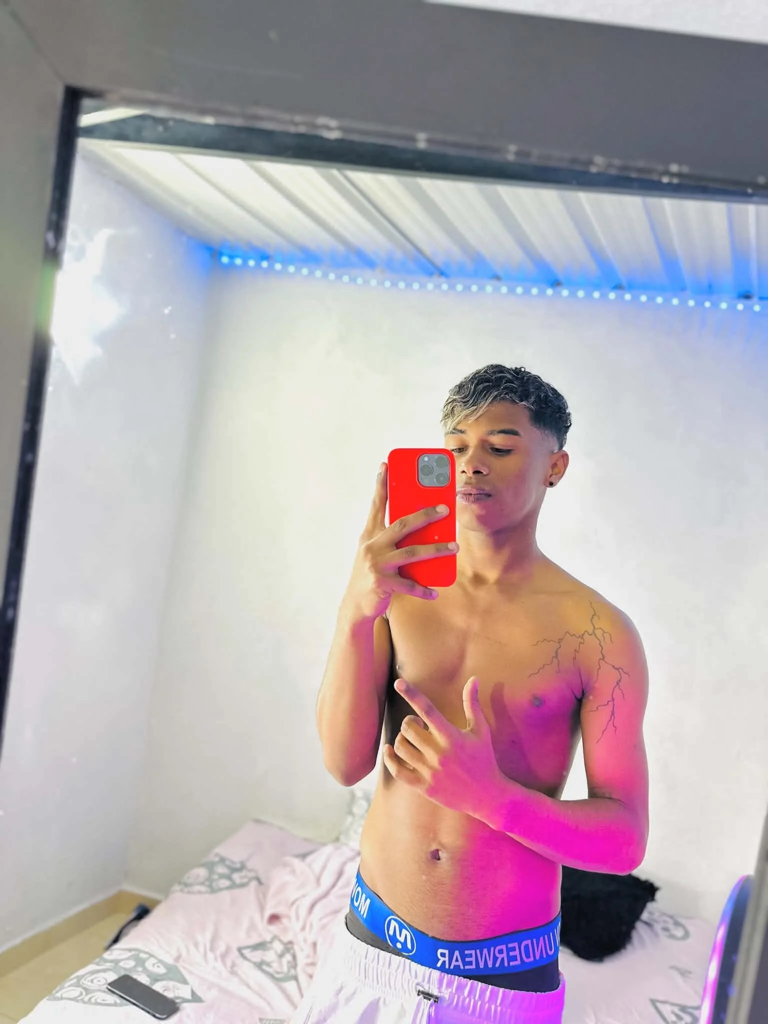 XXX Porn Photo of Nude DarkLatinBoy_ 4