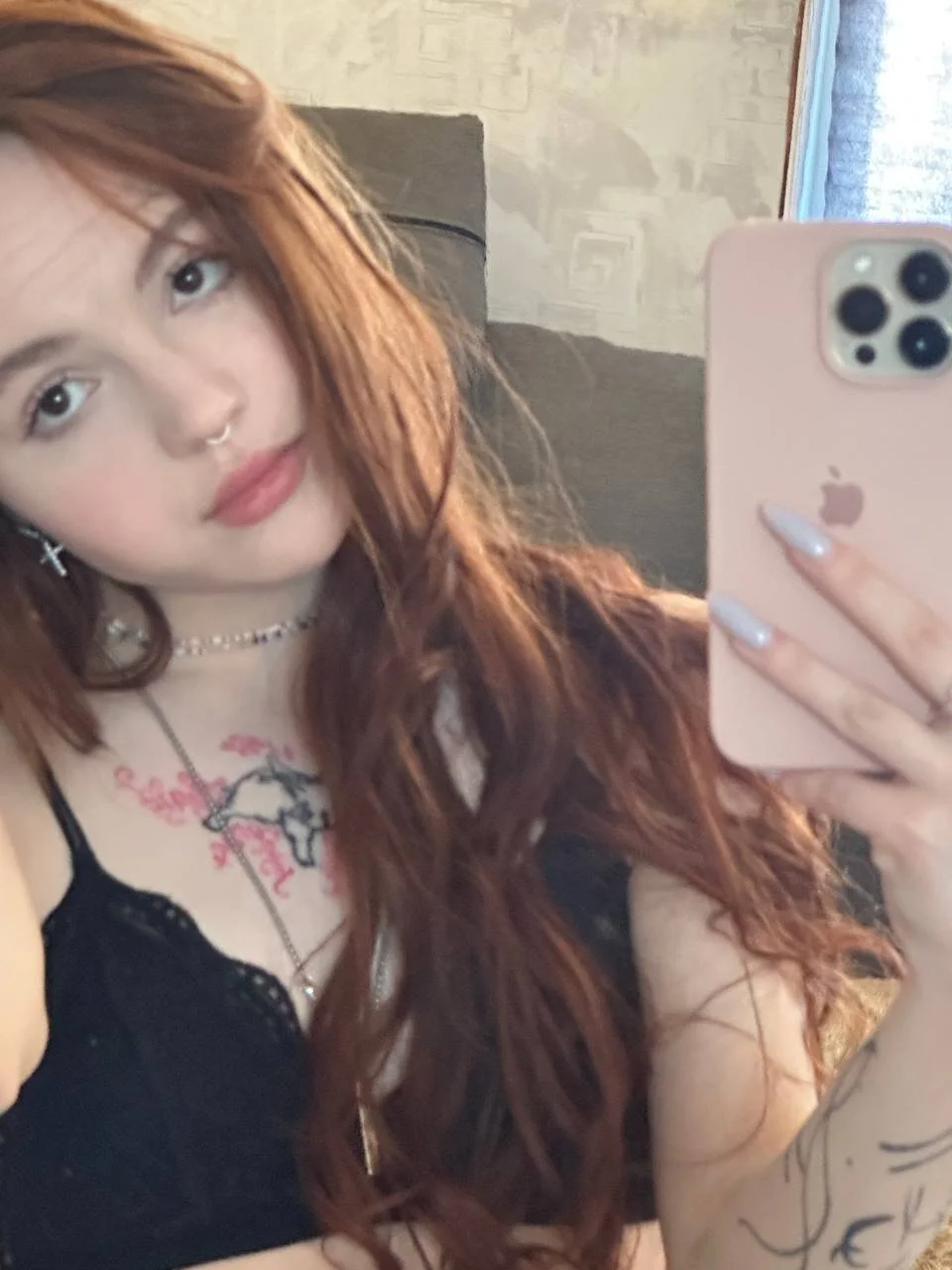 XXX Porn Photo of Nude Lusy_PickMe 4