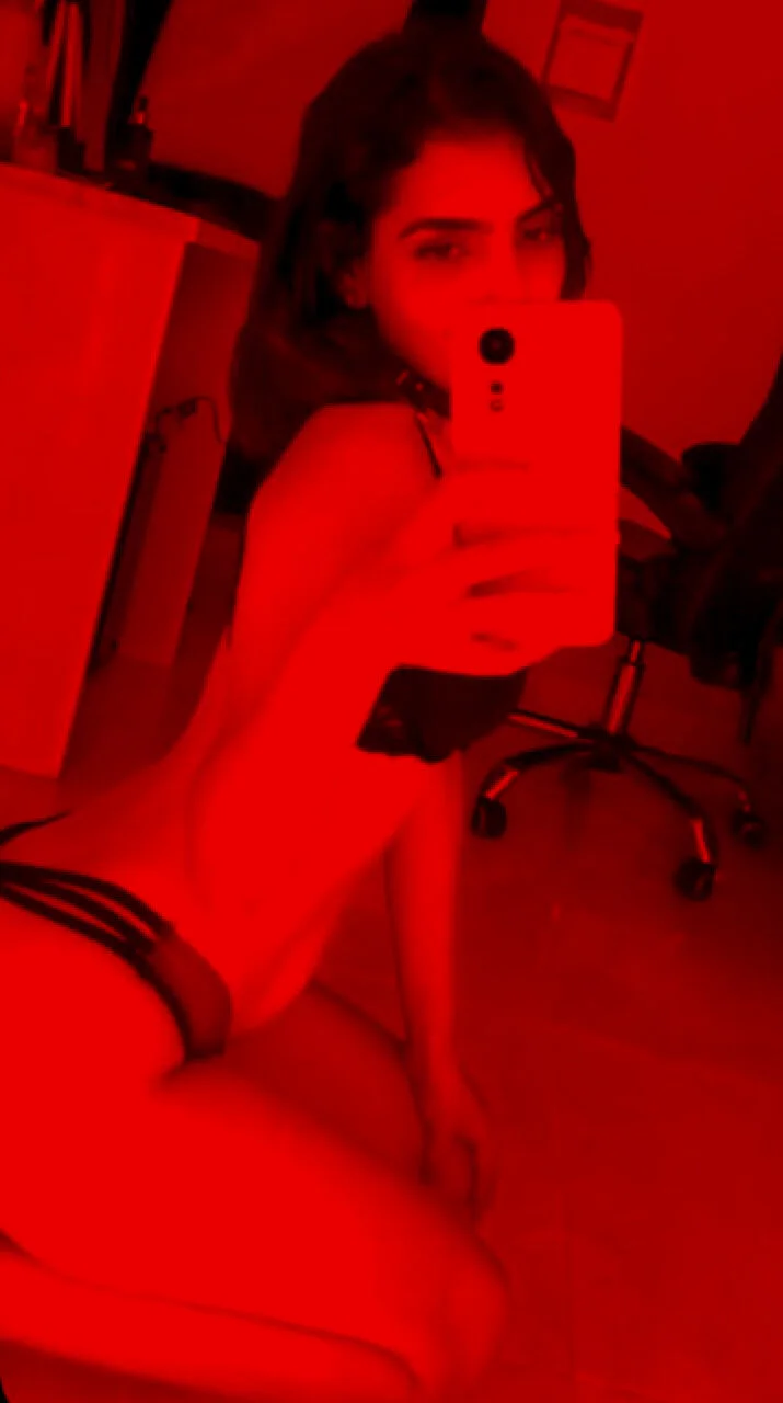 XXX Porn Photo of Nude LunaSub69_ 17
