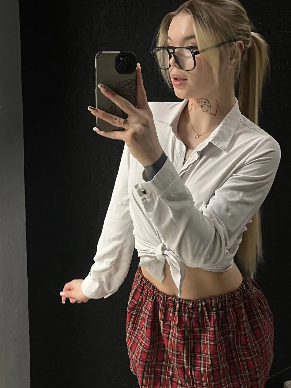 XXX Porn Photo of Nude LisFlores 14