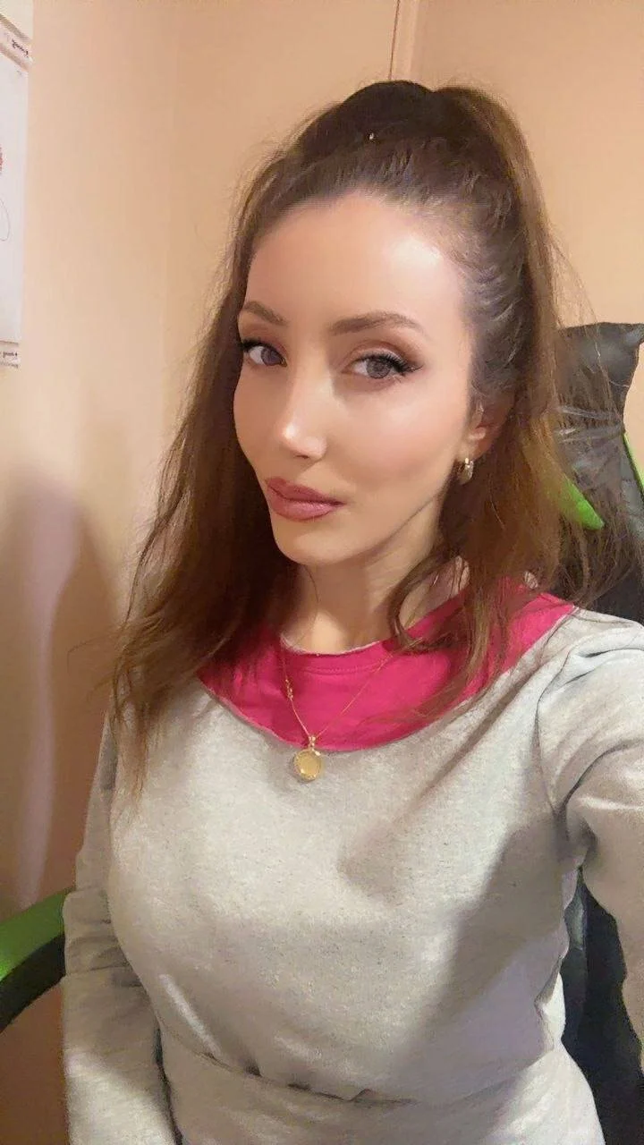 XXX Porn Photo of Nude HellaryTourent 9