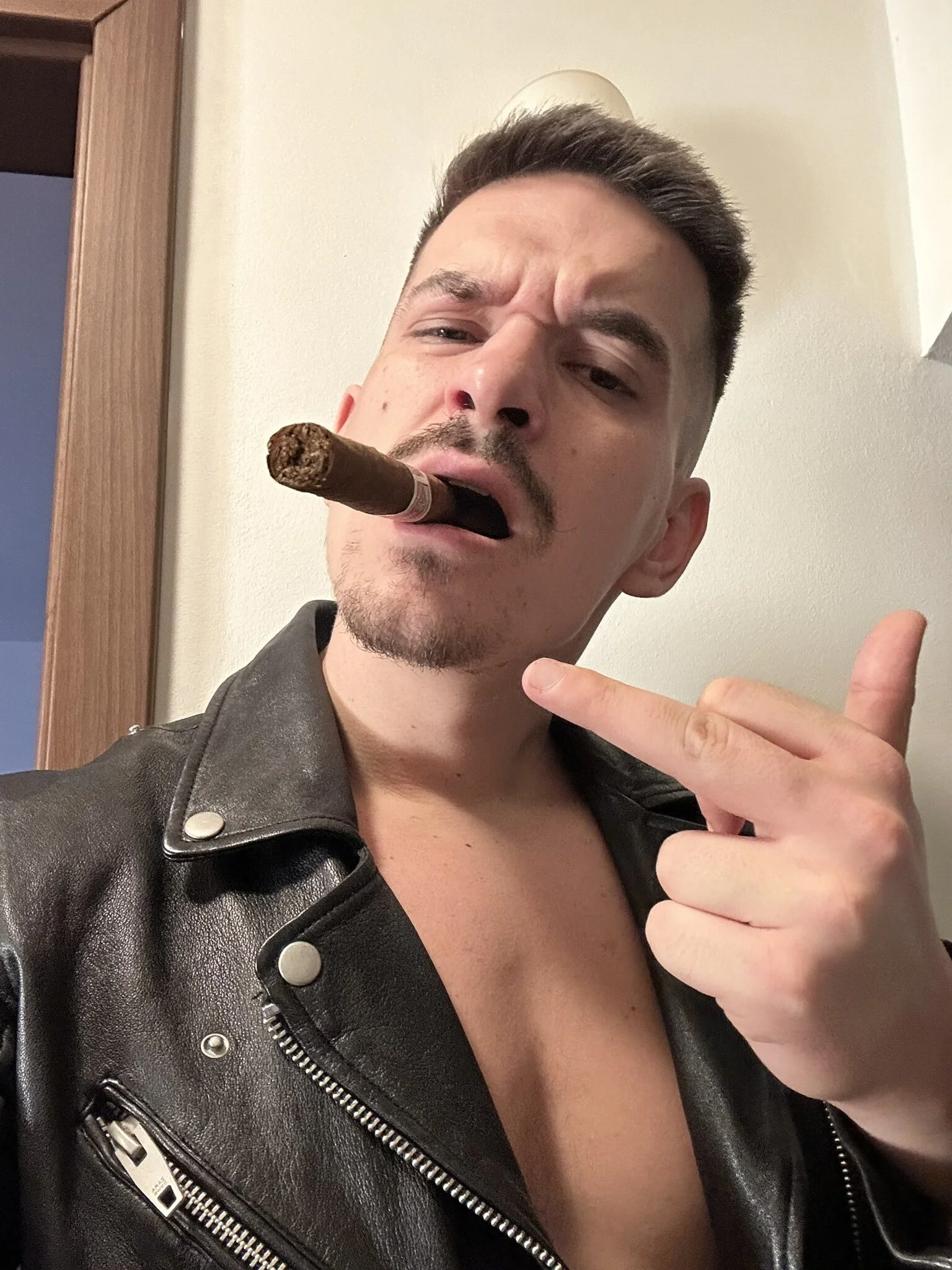 XXX Porn Photo of Nude MasterDani001 2