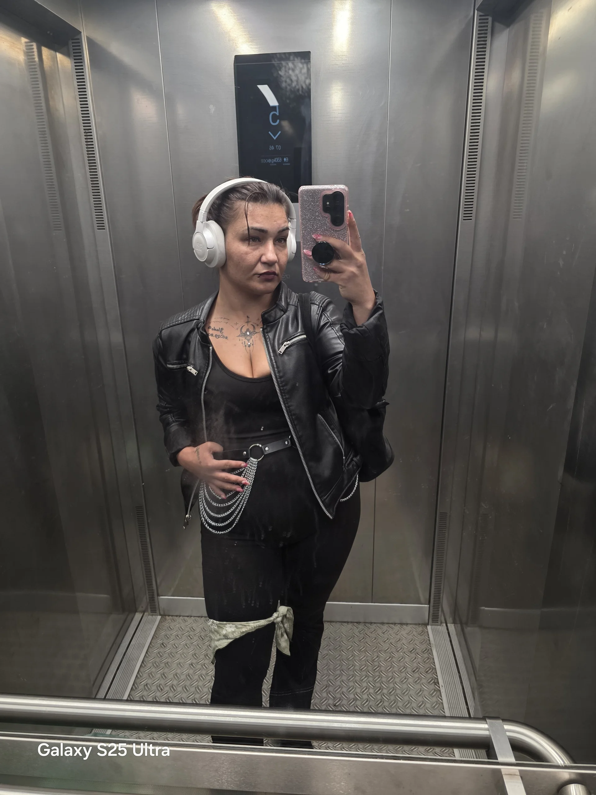 XXX Porn Photo of Nude Hausverbot3 12
