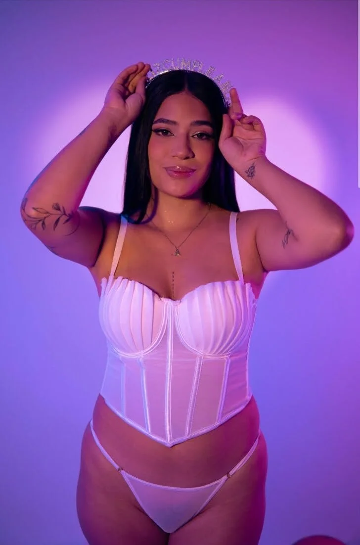 XXX Porn Photo of Nude laura_rouse_ 12