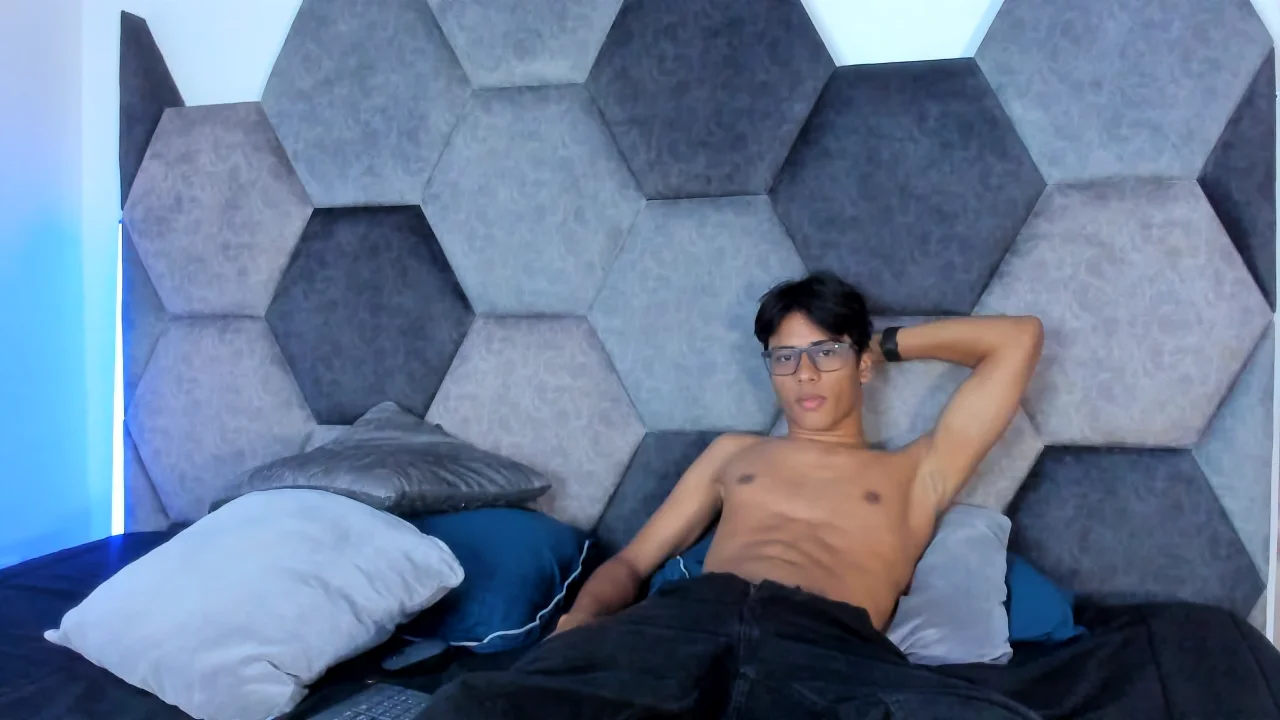 XXX Porn Photo of Nude LiamKron 11