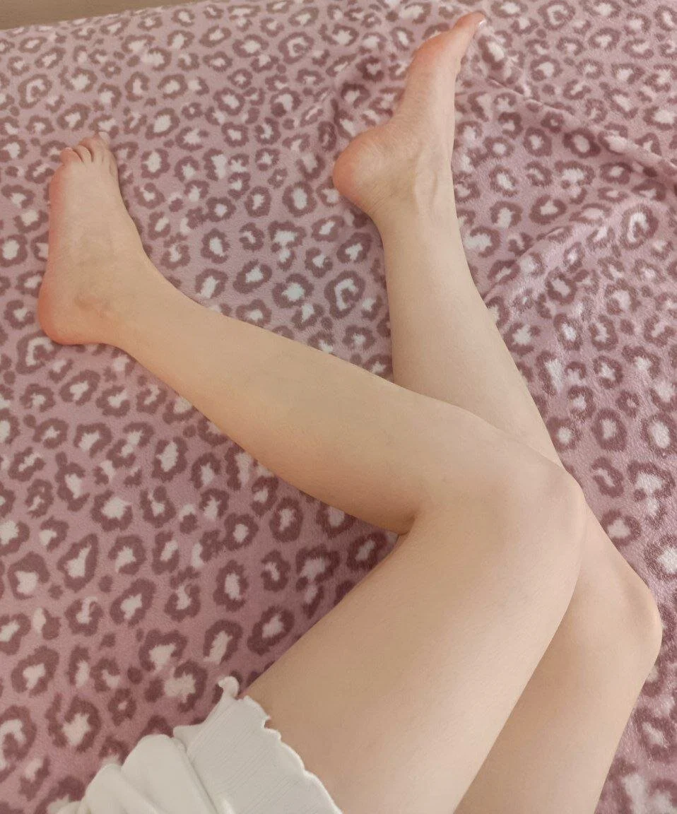 XXX Porn Photo of Nude LesleyCharm 2