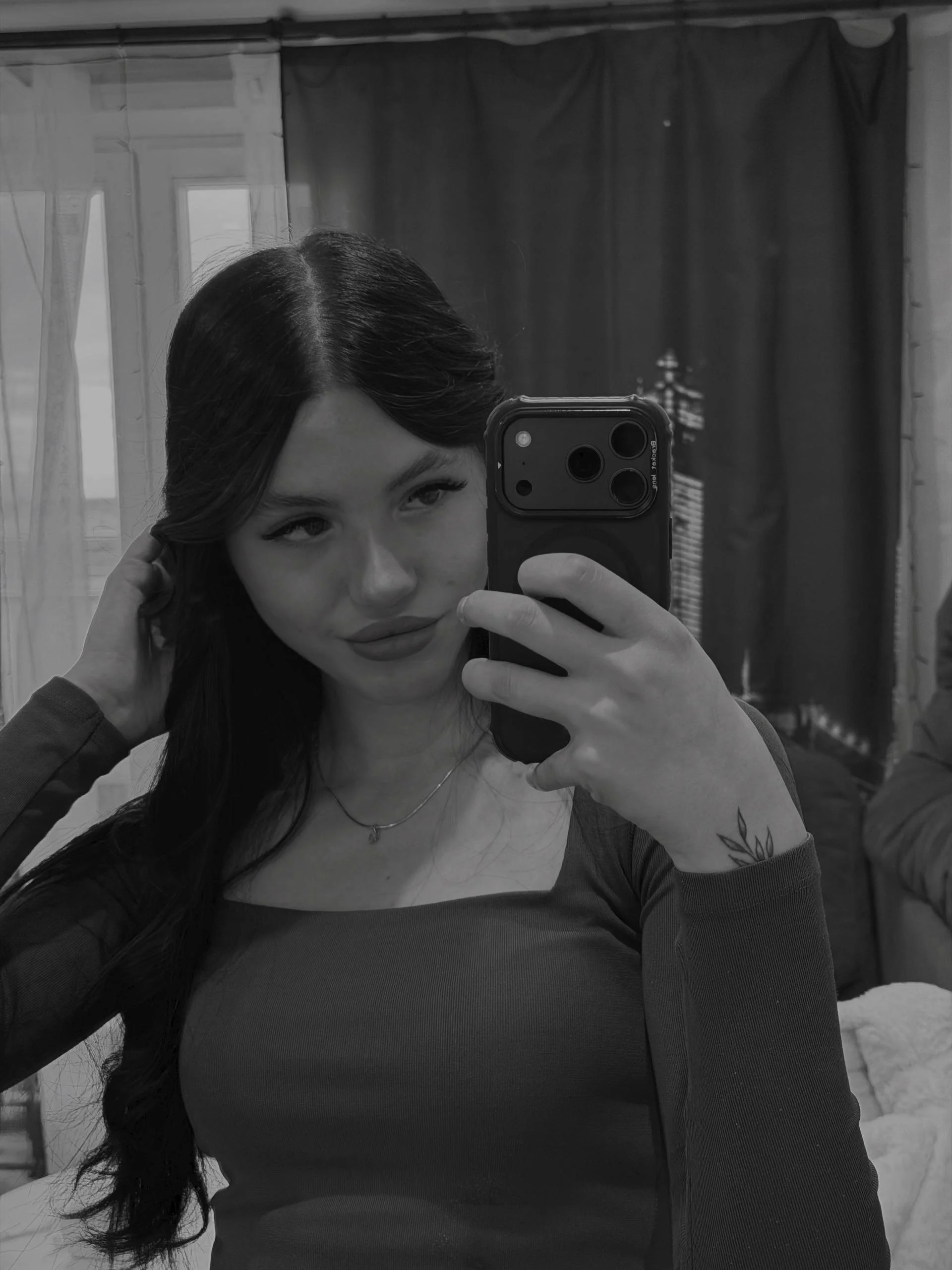XXX Porn Photo of Nude IllaBidwell 5