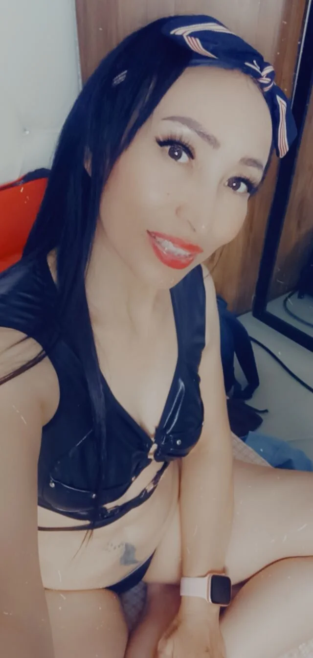 XXX Porn Photo of Nude BlowMommy_ 3