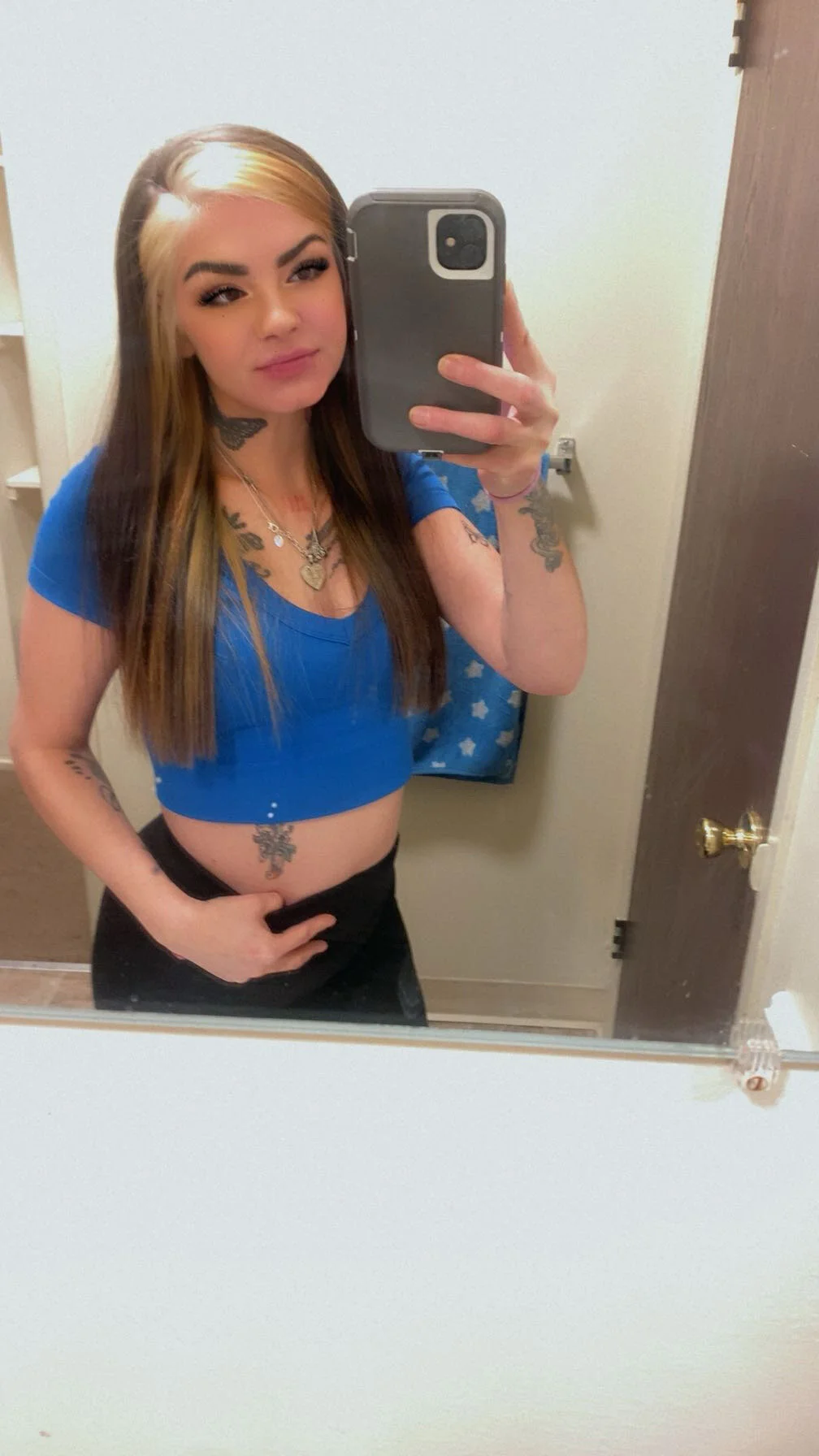 XXX Porn Photo of Nude snowbunnycakesxo 2