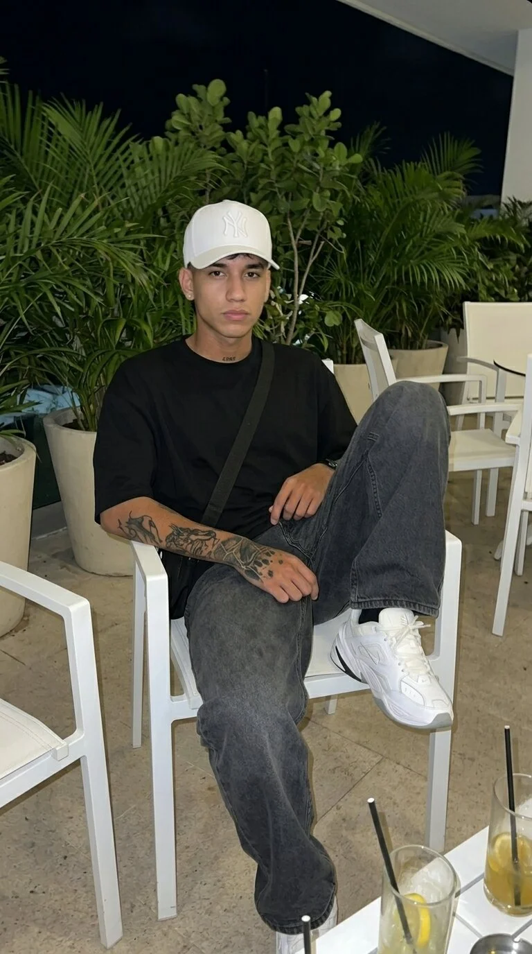 XXX Porn Photo of Nude Damien_Howard 3