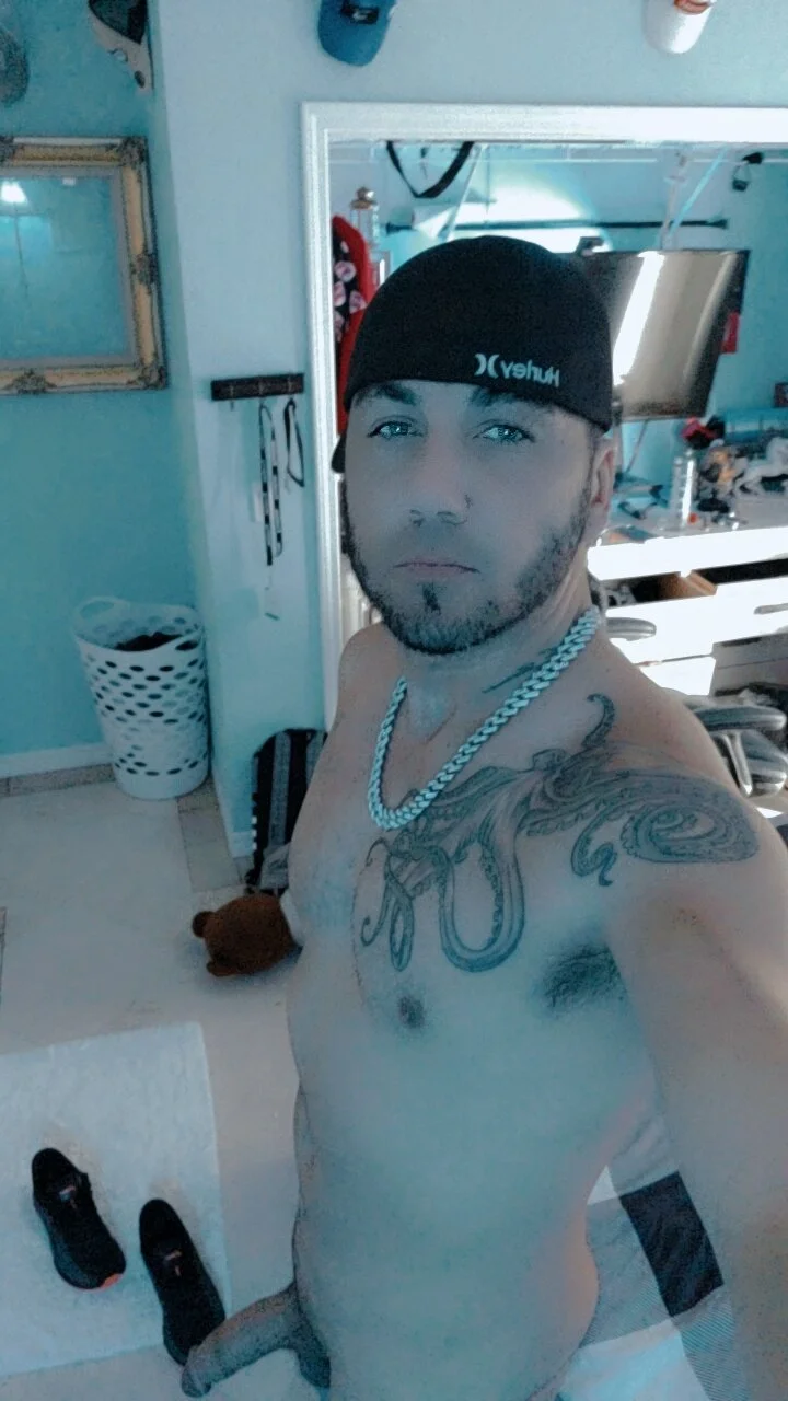 XXX Porn Photo of Nude GunnerDownz 11