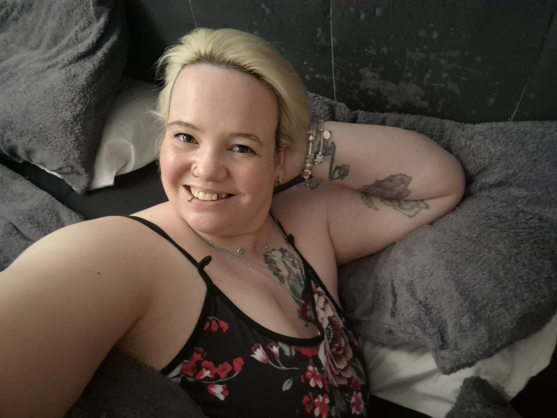 XXX Porn Photo of Nude Bigbustedcurvylady 1