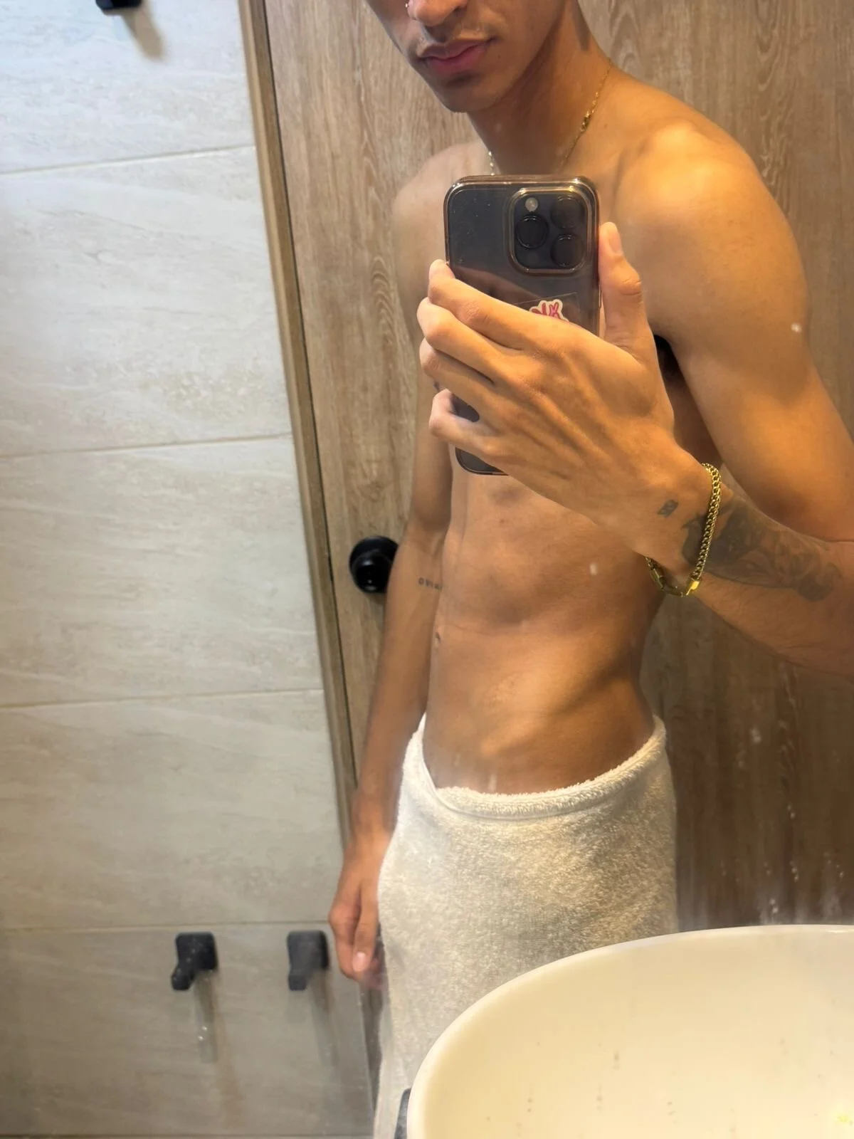 XXX Porn Photo of Nude Camiloriiveera 1