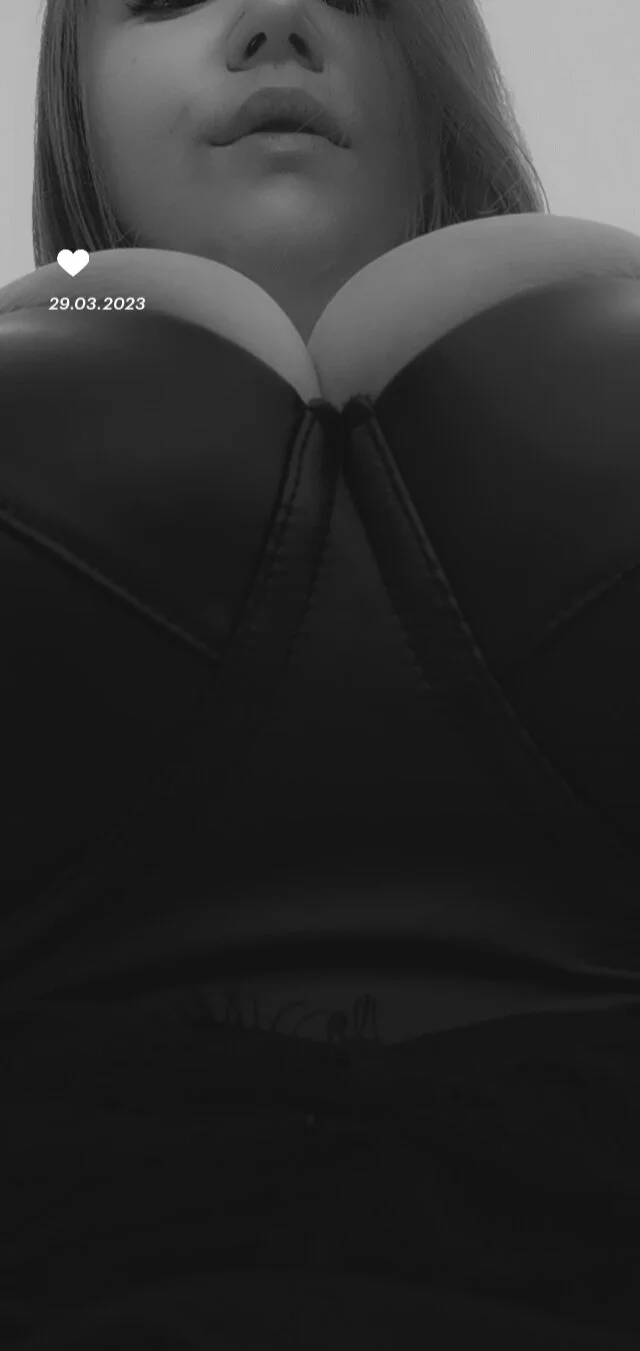 XXX Porn Photo of Nude CurvyVelvetXO 2