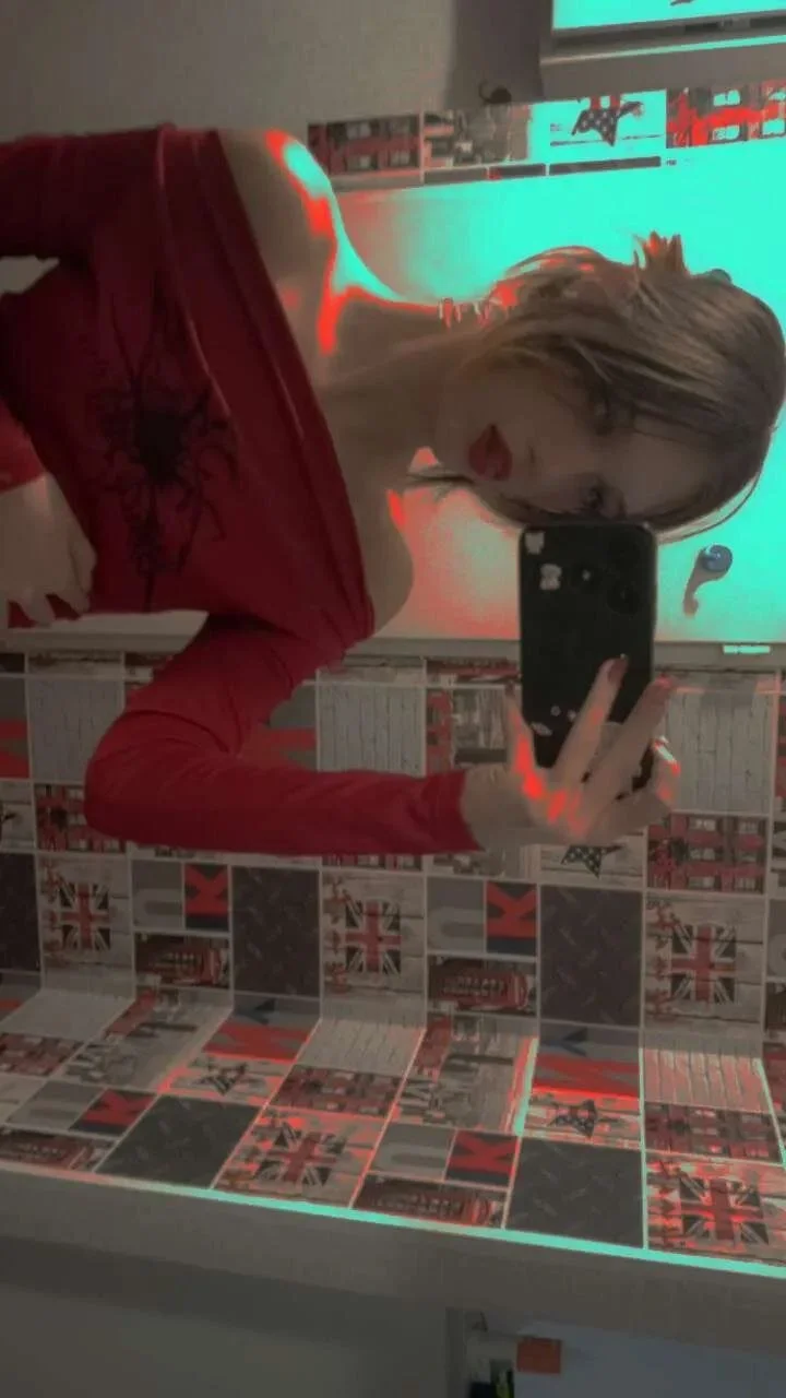 XXX Porn Photo of Nude AnnyiBlue 24