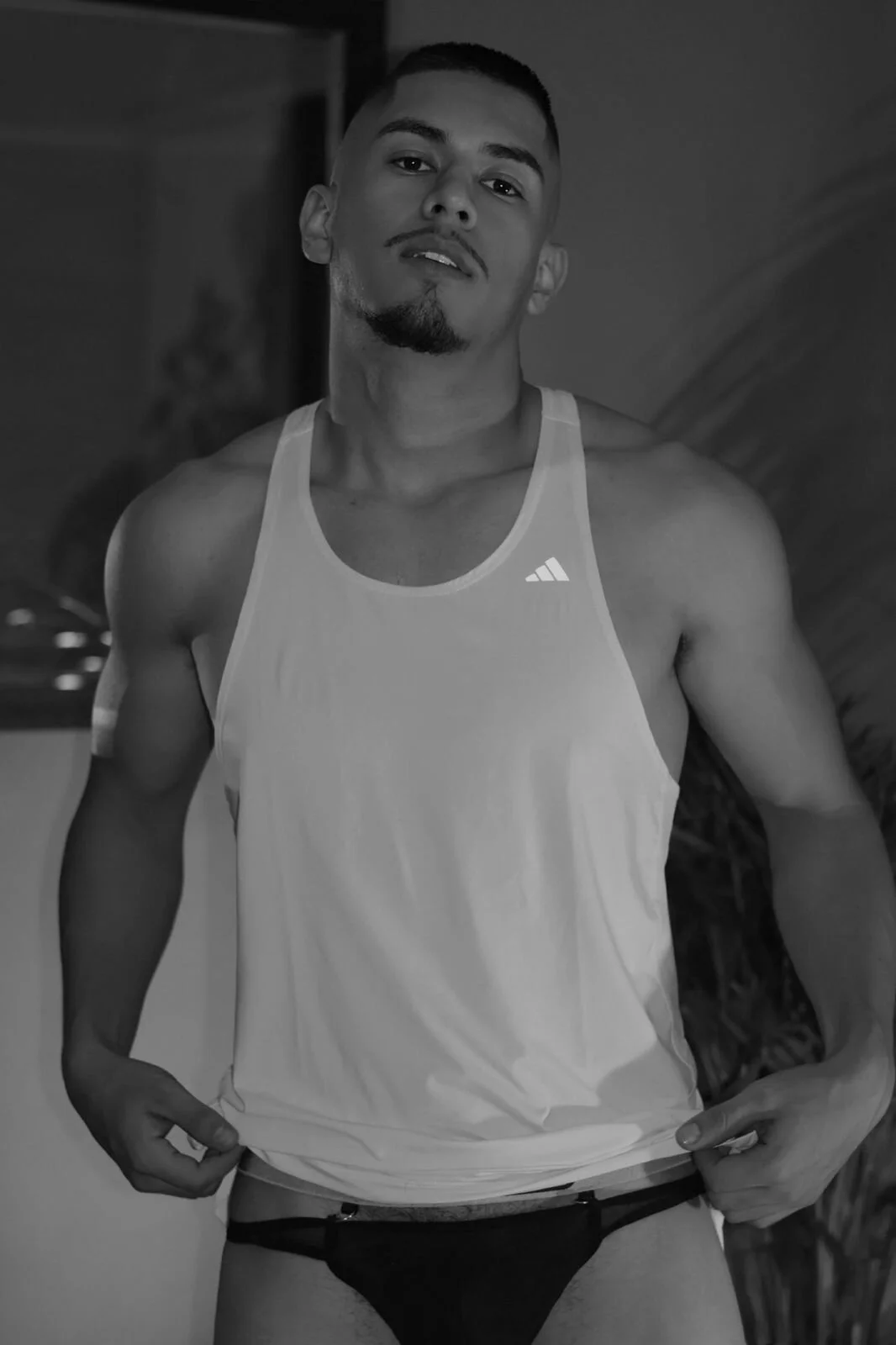 XXX Porn Photo of Nude Aaronfox_x 2