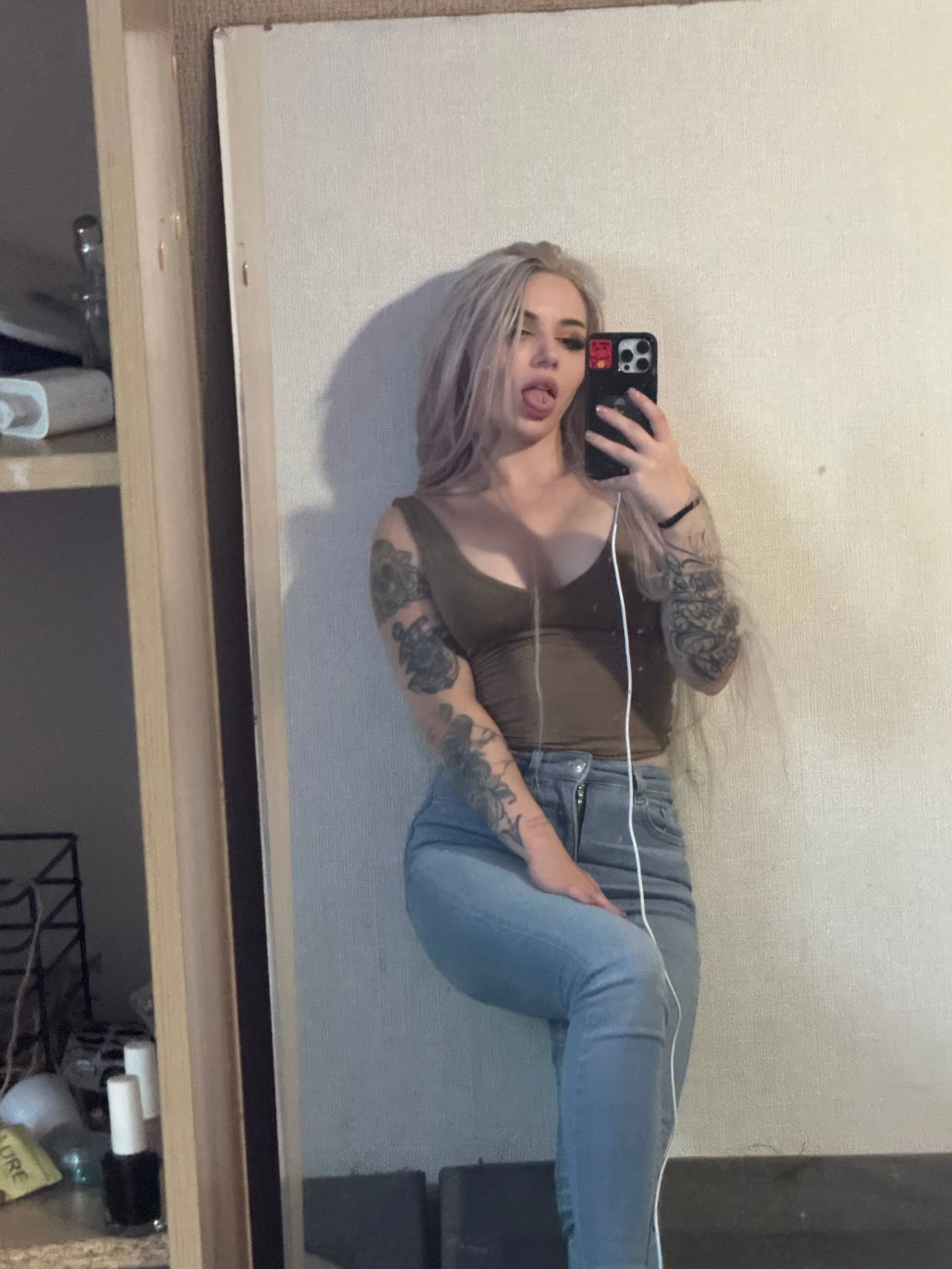 XXX Porn Photo of Nude sweatslisa 3