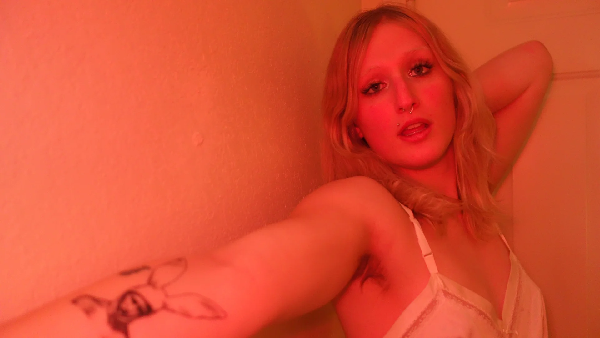 XXX Porn Photo of Nude goddessalison 6