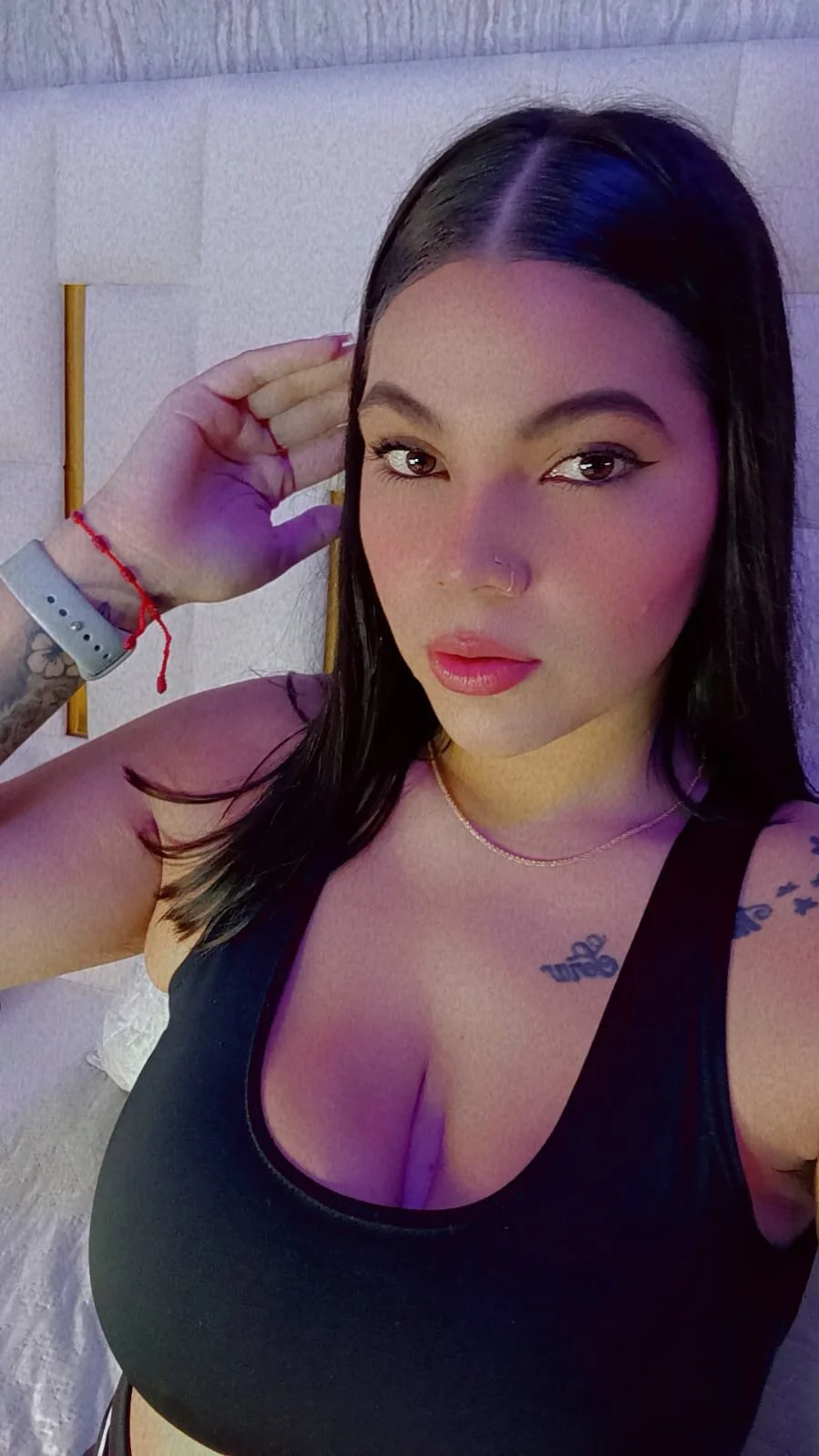 XXX Porn Photo of Nude hillary_uckerman_ 22