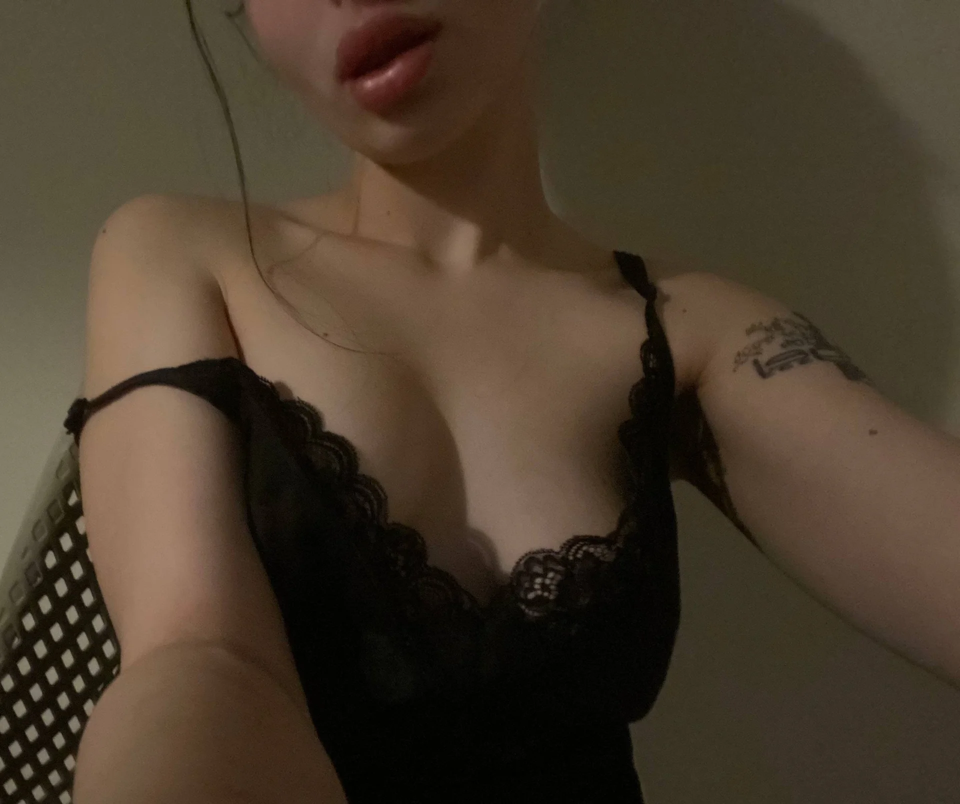 XXX Porn Photo of Nude lola_ring 4