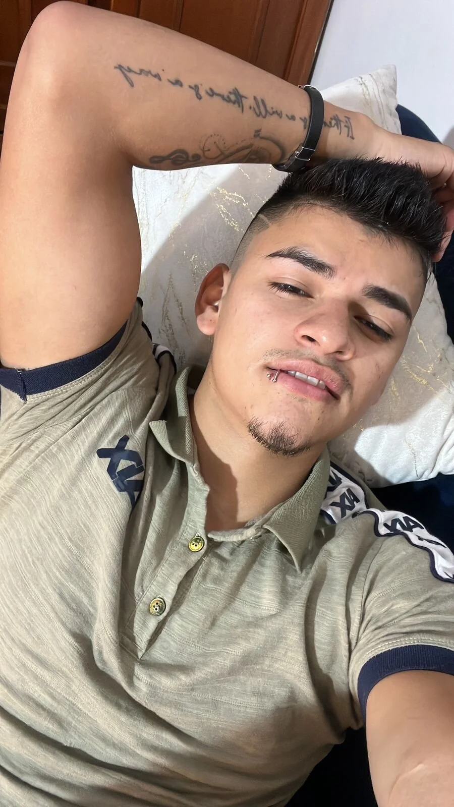 XXX Porn Photo of Nude VikoHands 27