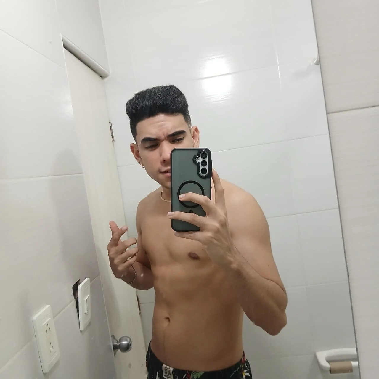 XXX Porn Photo of Nude zack_joness18 79