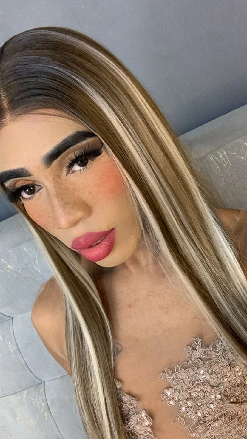 XXX Porn Photo of Nude Madissonbeer_ 3