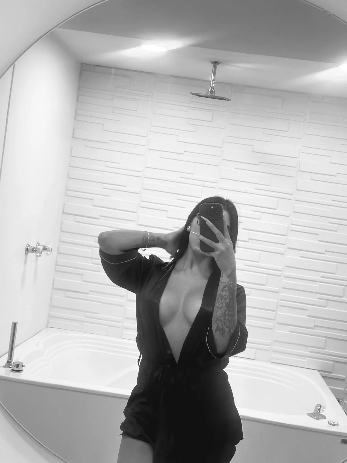 XXX Porn Photo of Nude AriRobert_ 96