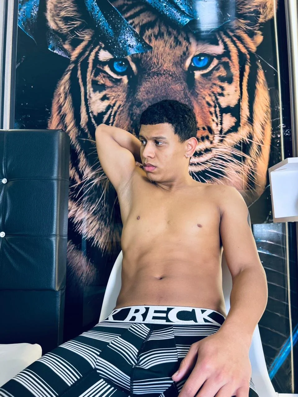 XXX Porn Photo of Nude Met_Marcos 23