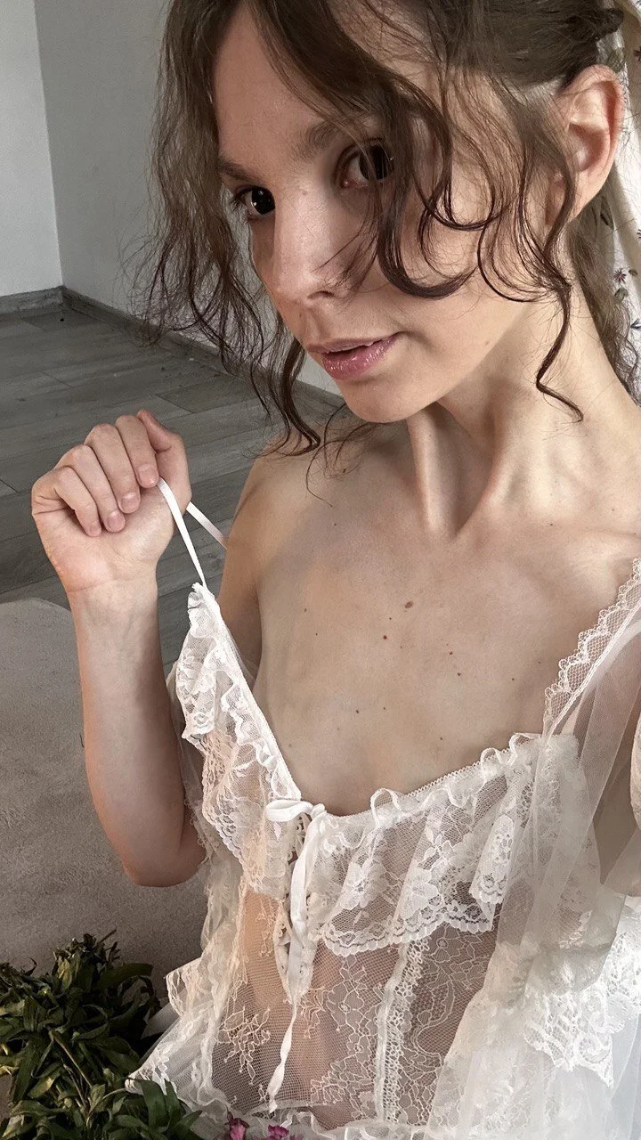 XXX Porn Photo of Nude Careful_i_bite 7