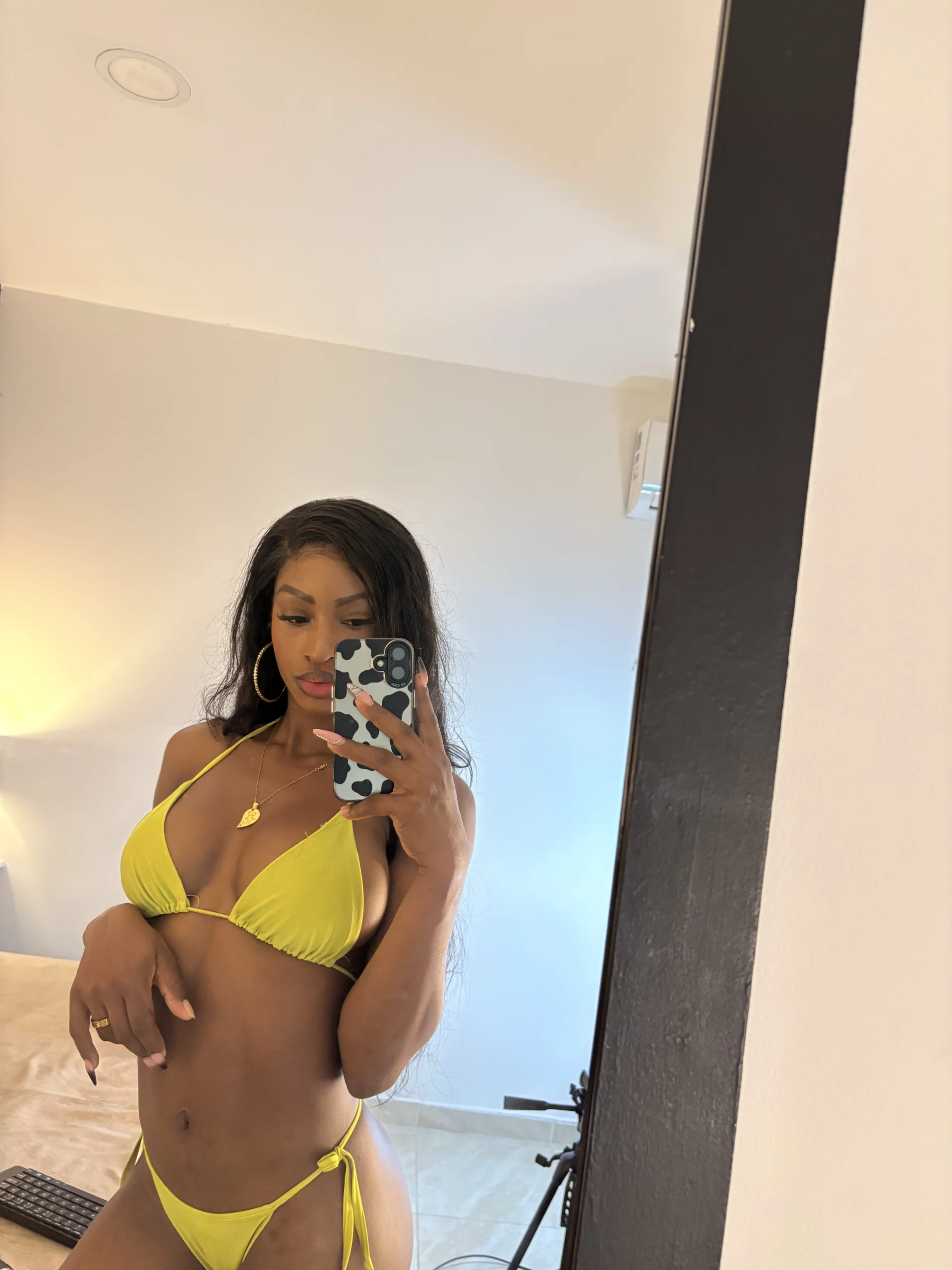 XXX Porn Photo of Nude IssyRosse 17