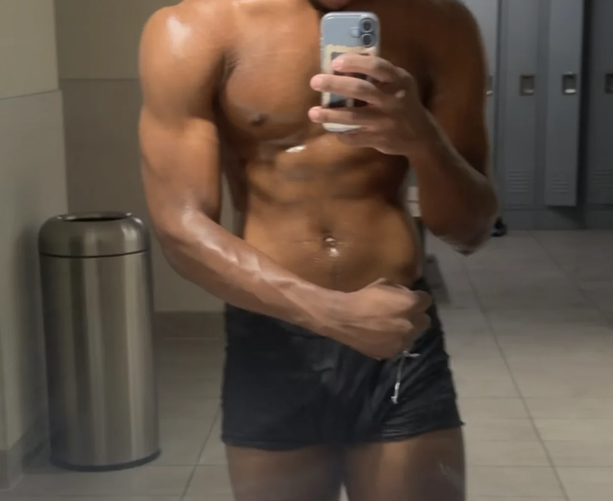 XXX Porn Photo of Nude d1hornyathlete 6