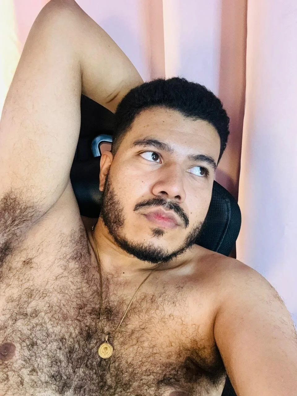 XXX Porn Photo of Nude HairyDrakee 4