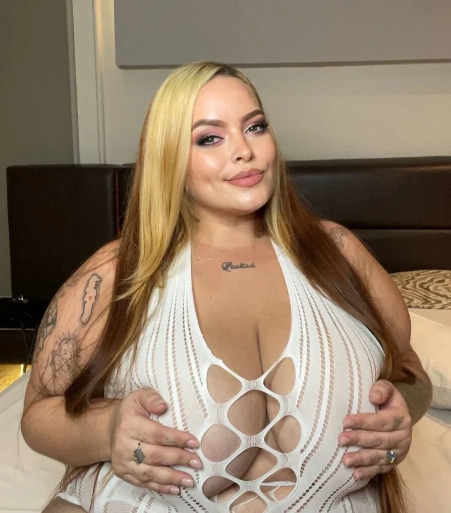 XXX Porn Photo of Nude Angiegranados 2