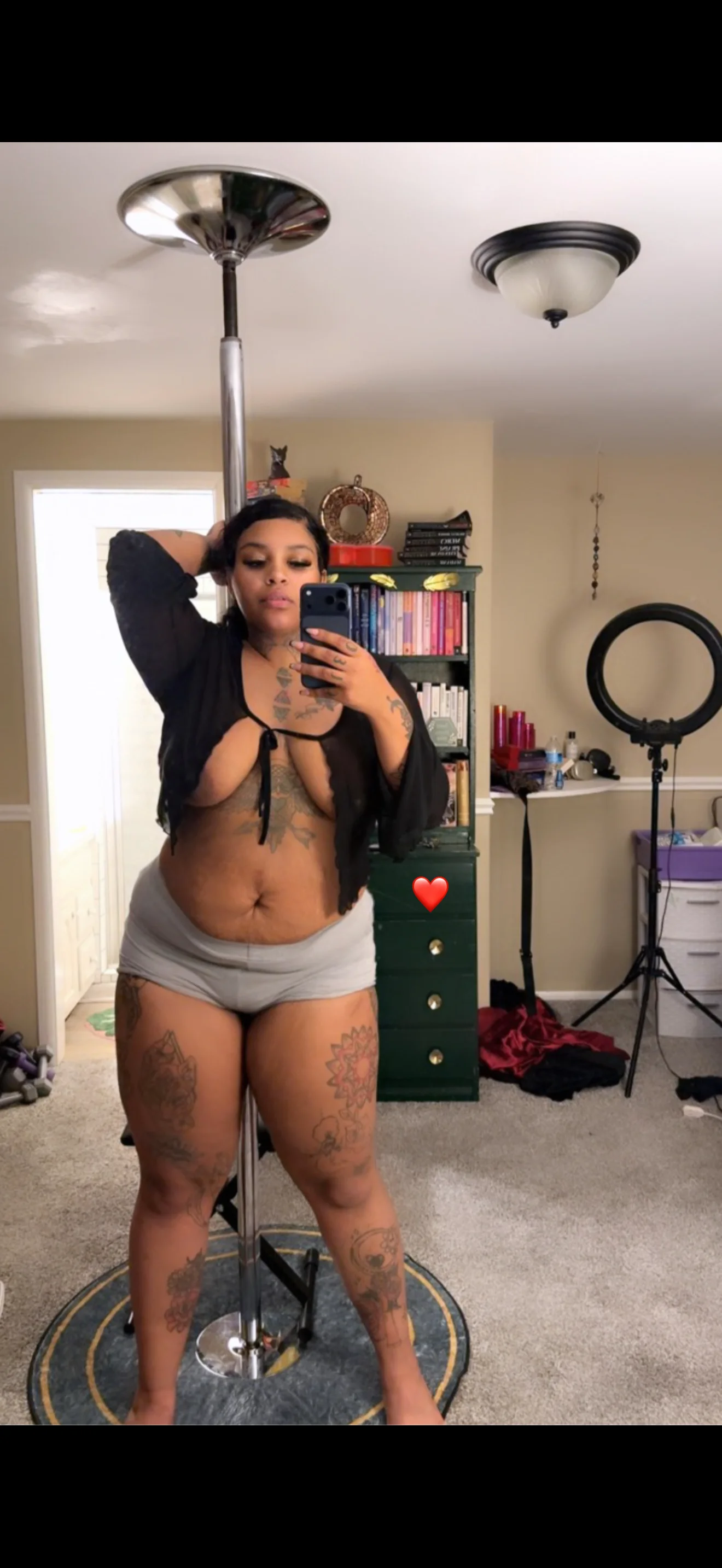 XXX Porn Photo of Nude cleovsbree 1