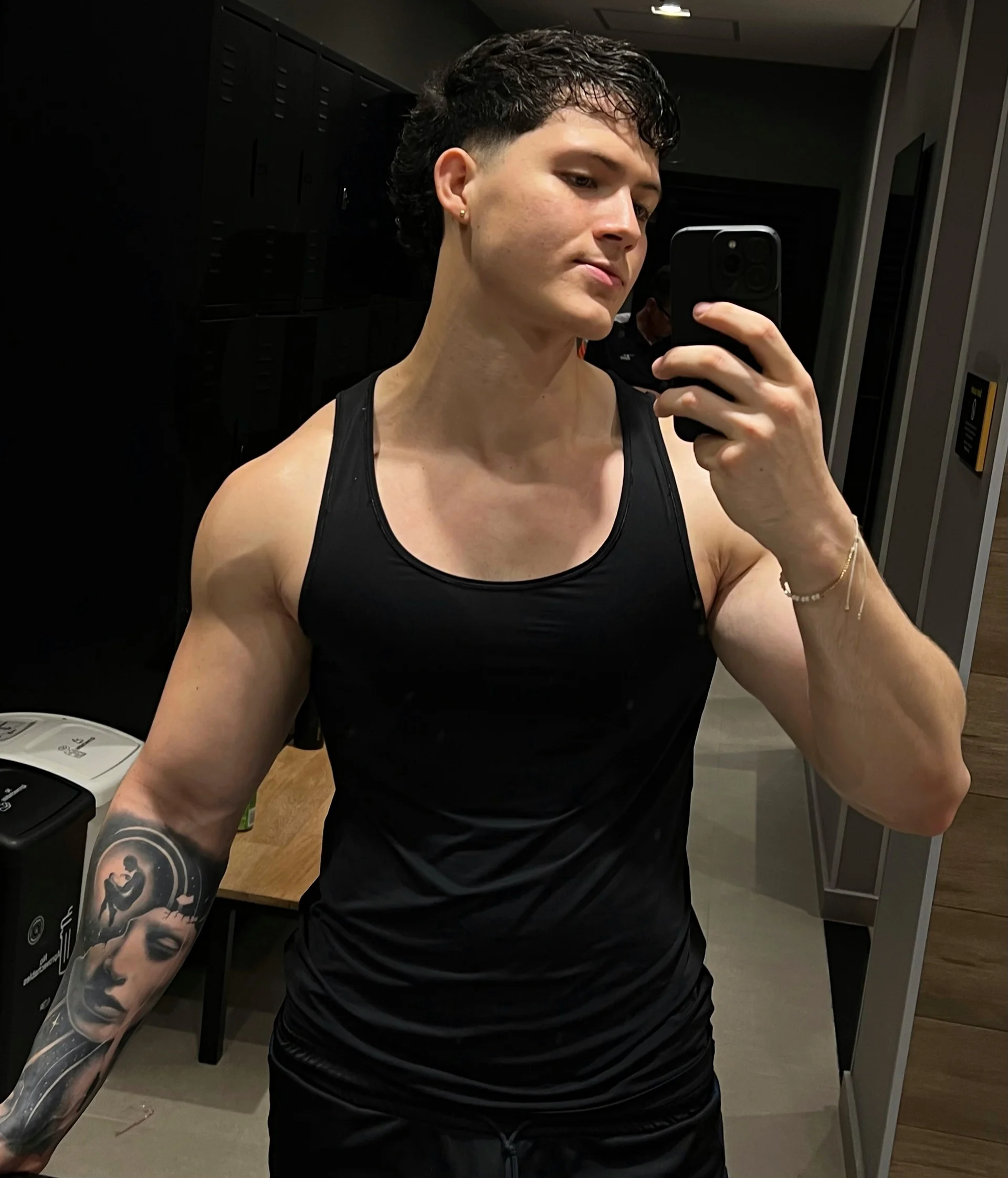 XXX Porn Photo of Nude Hazzan_Velez 24