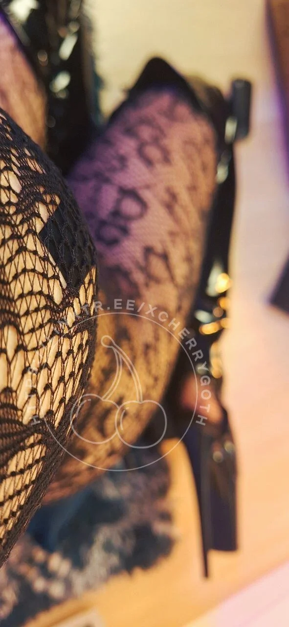XXX Porn Photo of Nude CherryGoth 1