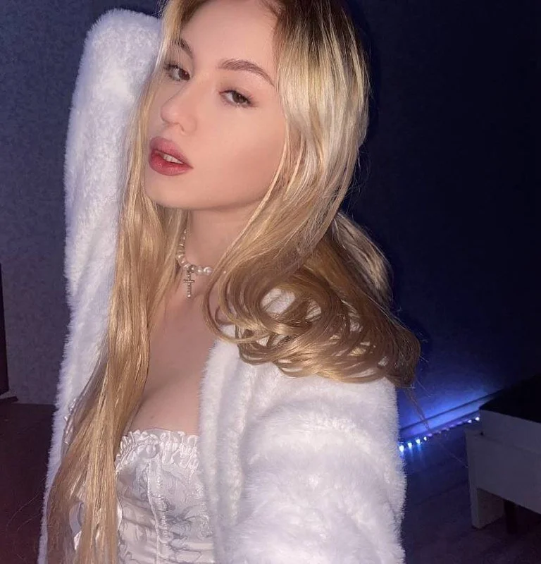 XXX Porn Photo of Nude DevilWearsPradaa 4