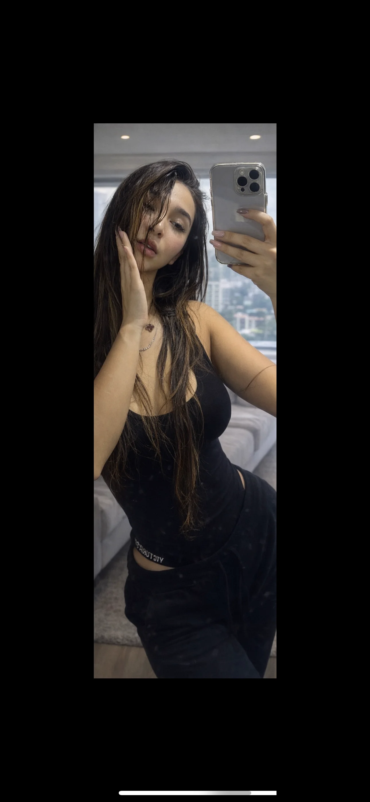XXX Porn Photo of Nude Queeeeennn 11