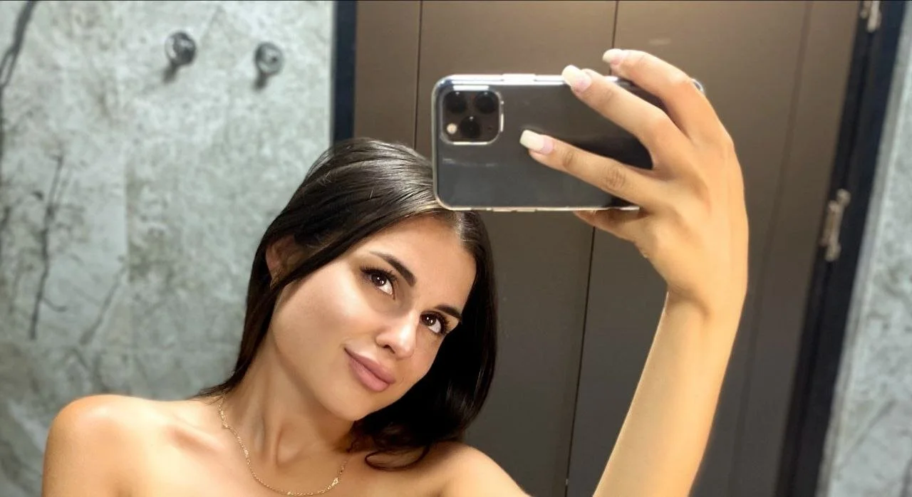 XXX Porn Photo of Nude sara_musee 1