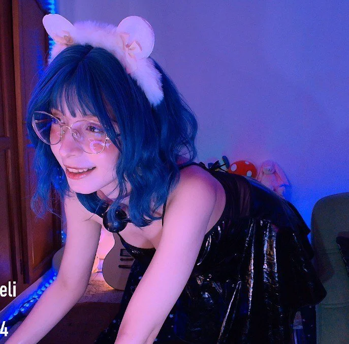XXX Porn Photo of Nude bluelen 117