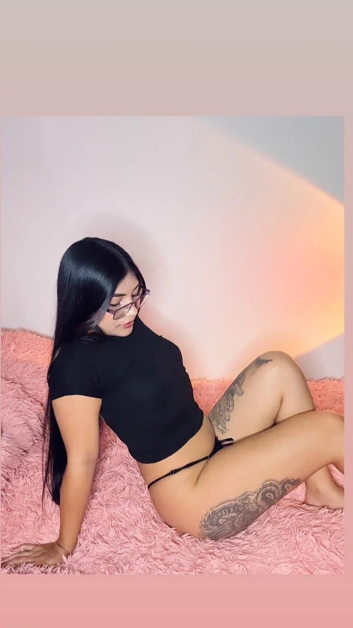 XXX Porn Photo of Nude amelia_johnson1 11