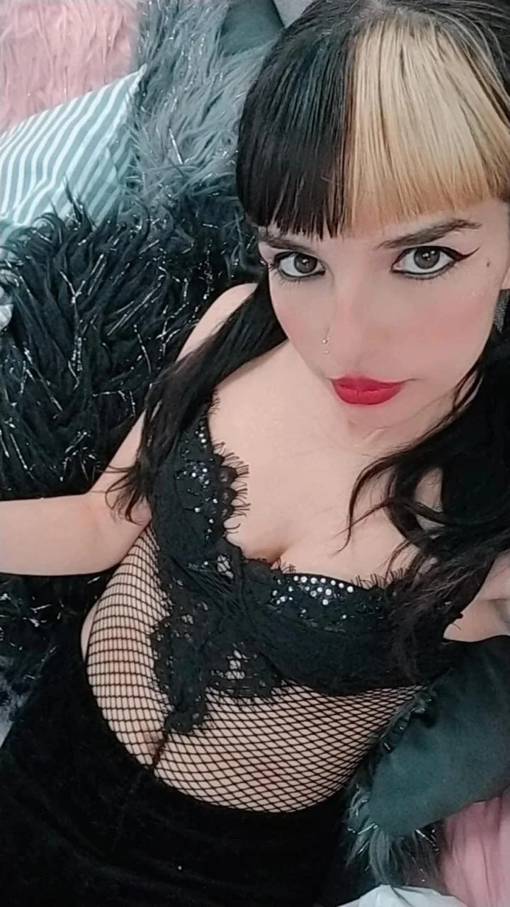XXX Porn Photo of Nude charllotee_dark 8